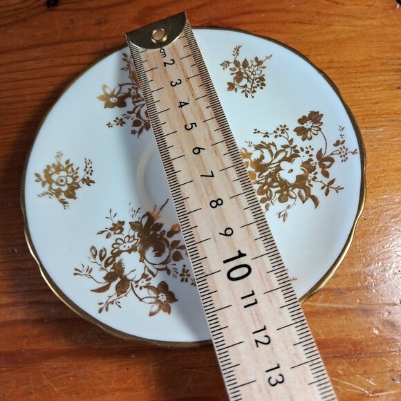 Vintage Hammersley & Co white teacup and saucer with gold flowers - Picture 8 of 8